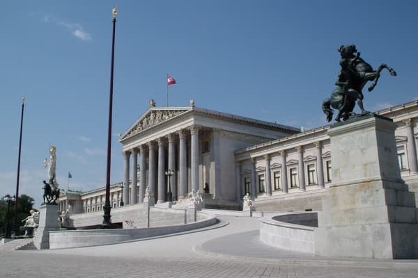Avstriyada parlament seçkilərinin vaxtı bilindi