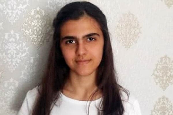 Deputat maksimum bal toplayan abituriyent qıza həddiyə alacaq