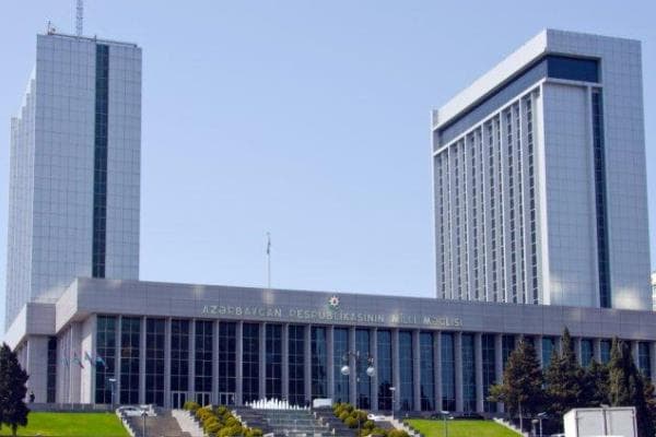 Milli Məclis növbədənkənar sessiya ilə bağlı açıqlama yaydı