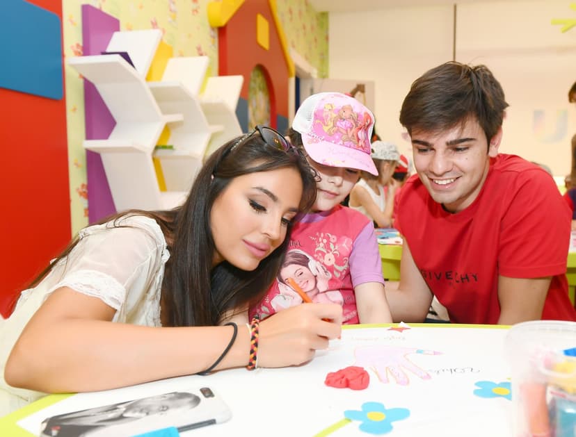 Leyla Əliyeva ad gününü uşaqlarla keçirdi (FOTO)