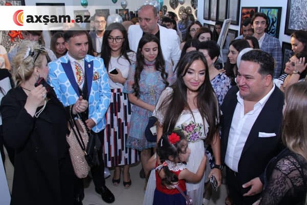 Məşhurlar Leyla Əliyeva ilə bir arada (FOTOLAR)
