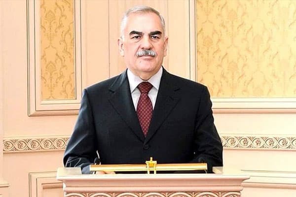 Vasif Talıbov həkimlərin maaşını 50 faiz artırdı