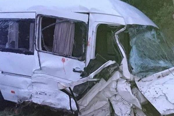 Rusiyada azərbaycanlıların olduğu mikroavtobus dərəyə yuvarlandı