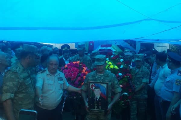 Həlak olan hərbçimiz dəfn edildi (FOTO)