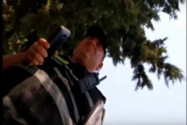 Piyadadan 10 manat rüşvət alan polislər işdən çıxarıldı (VİDEO)