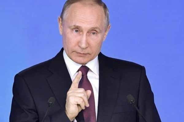 Putin gürcü jurnalistin onu söyməsinə münasibət bildirdi