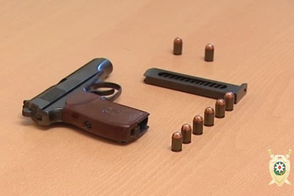 Bakıda silahlı şəxslər saxlanıldı (FOTOLAR)