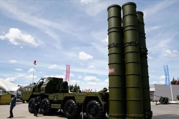 Rusiya "S-400" sistemlərini Türkiyəyə göndərməyə başladı