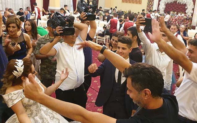 Bakıda möhtəşəm toy: Zakir Həsənov qiymətli hədiyyə göndərdi (FOTOLAR)