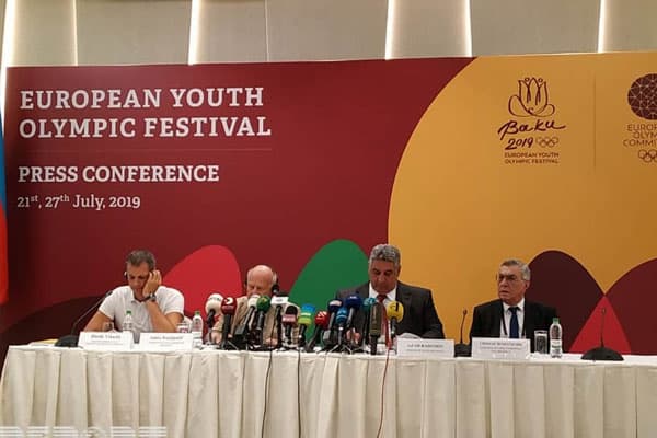 Azad Rəhimov: "Bakıda hər bir xarici idmançı hər gün 90 avro ödəyəcək"