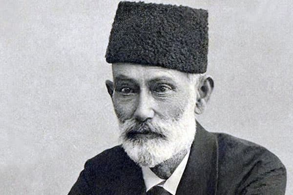Həsən bəy Zərdabinin universitetdən aldığı fərqlənmə attestatı (FOTO)