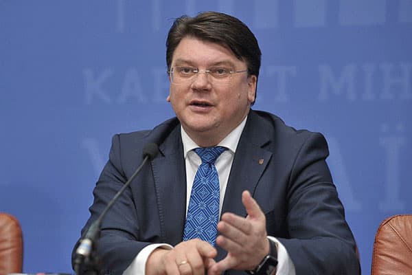 Ukraynalı nazir ölkəsinin Bakıdakı səfirliyində səs verdi