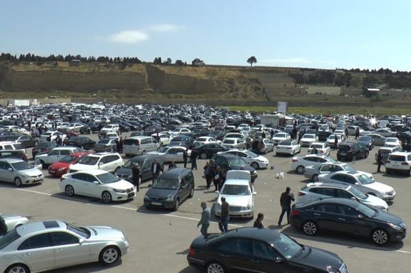 Maşınların gömrük rüsumu endirilə bilərmi? – Yeni təşəbbüs