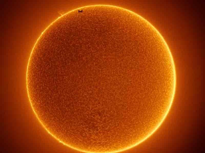 NASA Günəşin ən ləkəsiz şəkilini çəkdi