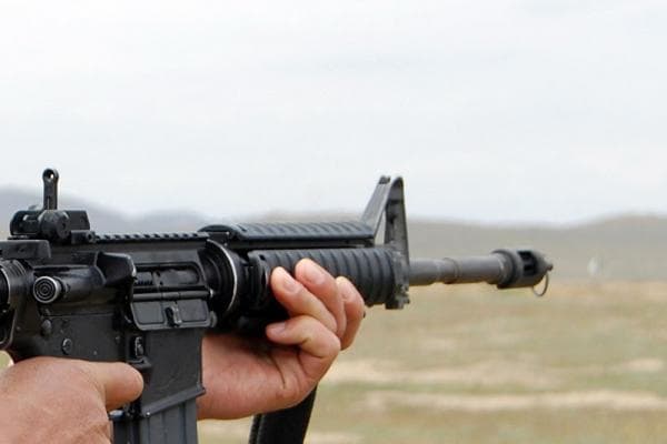 İran sərhədində qaçaqmalçılarla atışma: hərbçimiz yaralandı