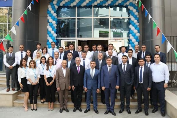 Bank Respublika yeni üslübda olan “Nizami” filialının açılışını etdi (R)