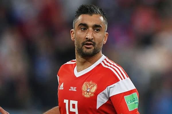 Aleksandr Səmədov karyerasını bitirdi