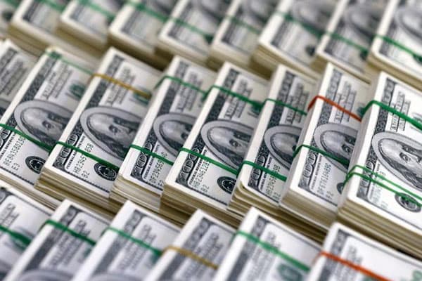Dollar üçün önəmli gün: "Bu ticarət və valyuta müharibələrini qızışdıracaq"