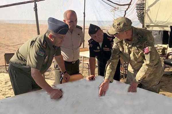 Türkiyəli mütəxəssislər pilotun axtarışında (FOTO)