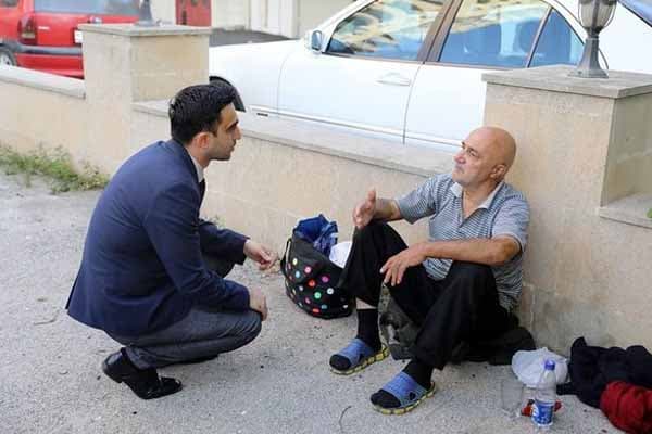 Nazirlik küçədə qalan evsiz şəxsi sığınacağa yerləşdirdi (FOTO)