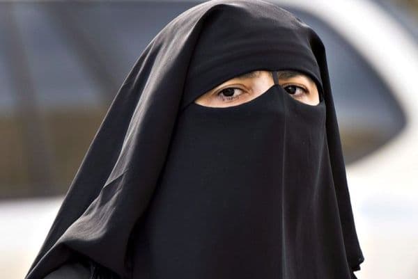 Bu ölkələrdə niqab qadağan olunub