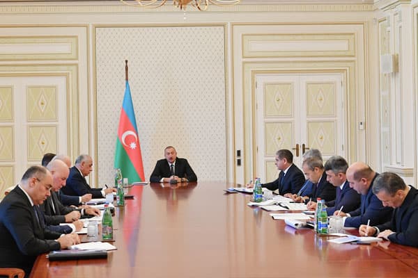“Prezidentin son müşavirəsinin formatı daha dəqiq, daha düzgündür” (RƏYLƏR)