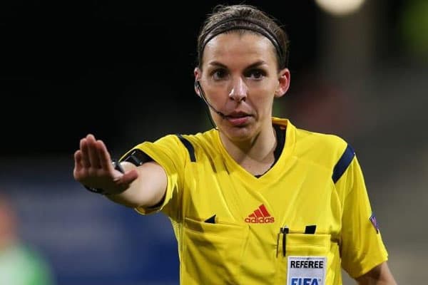 Tarixdə ilk dəfə: UEFA Super Kuboku qadınlara tapşırdı