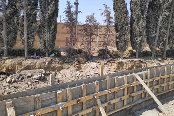 "Azərsu" Bakıda ağacları kəsdi, nazirlik məhkəməyə müraciət edir (FOTOLAR)