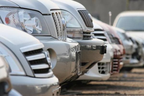 Dövlət qurumları bu maşınları 1000 manata satır
