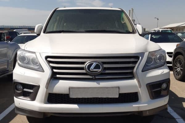 Bakıda oğul atasının “Lexus"unu oğurladı