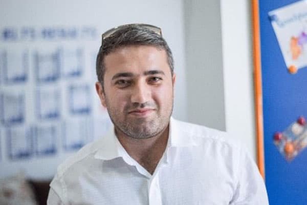 Bankir Emin Zeynalov “Günay Bank”dakı müdhiş maliyyə əməliyyatlarının üstün açır 