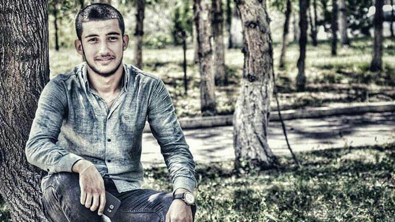Düşmən snayperinin yaraladığı əsgərimizin FOTOLARI