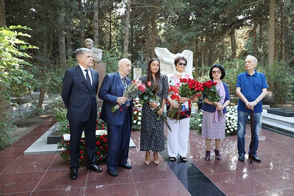 Leyla Əliyeva Müslüm Maqomayevin anım mərasimində (FOTOLAR)