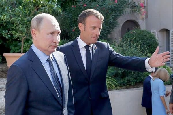 Putinlə Makron Qarabağı müzakirə etdi