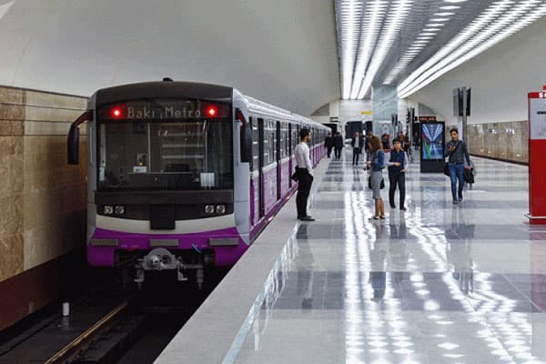 Bakı metropoliteni daha iki yeni qatar xəttə buraxıb (FOTOLAR)