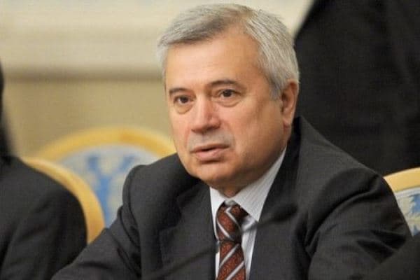 Azərbaycanlı milyarder Trampa görə 384 milyon itirdi
