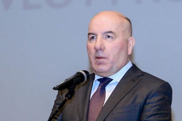 Elman Rüstəmovun revanşı: Baş bankir yenə yanlış yoldadır (ARAŞDIRMA)