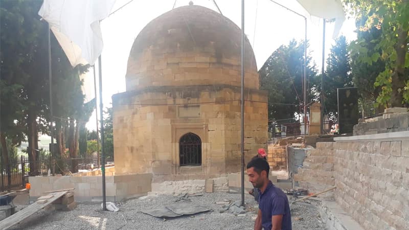 "Nəsimi ili"nə hədiyyə: Böyük şairin qardaşının türbəsi abadlaşdırılır (FOTOLAR)