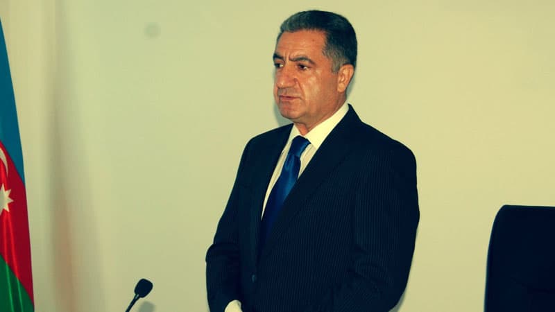 Vaqif Abdullayevin qardaşı oğlu ortağını dəmir boru ilə döydü 1 milyona görə (İDDİA)