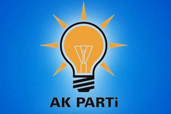 3 keçmiş nazir və 2 millət vəkili AKP-dən istefa verdi