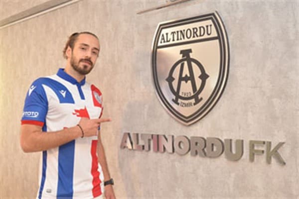 Millimizin sabiq futbolçusu “Altınordu”da
