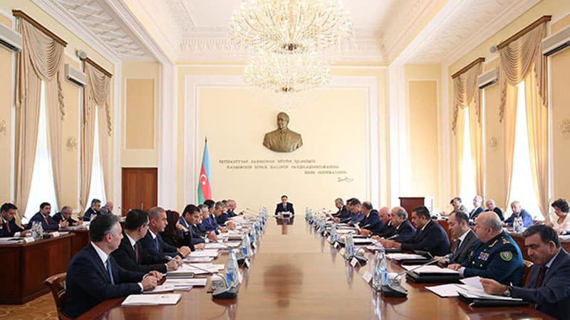 Novruz Məmmədov Nazirlər Kabinetini topladı