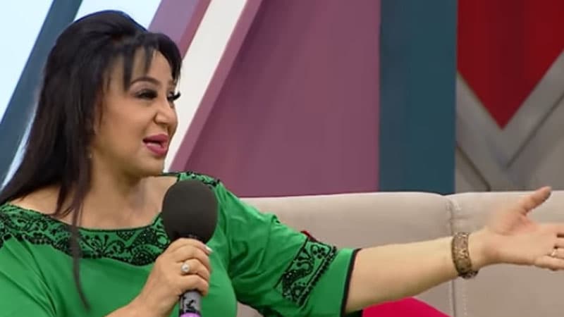 Dostəliyeva aparıcıları tənqid etdi: "Hamısı müğənni olub"