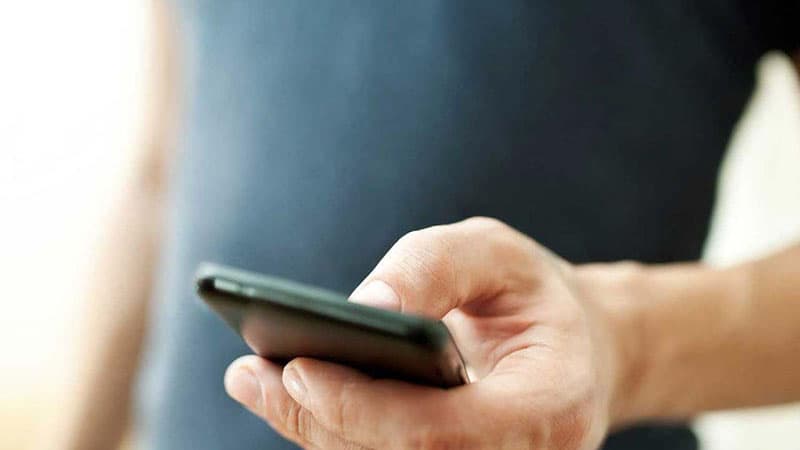 Bu ölkədə müsəlmanlara mobil telefonlardan istifadə qadağan olundu