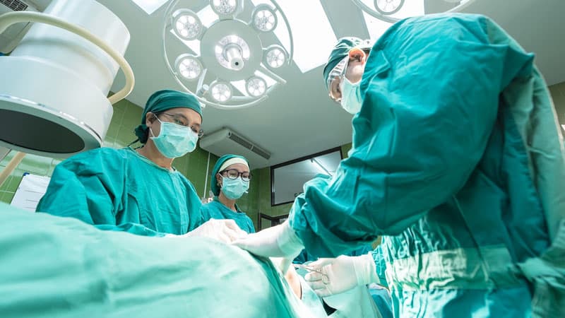 DİN hospitalının işçisi burun əməliyyatından sonra öldü