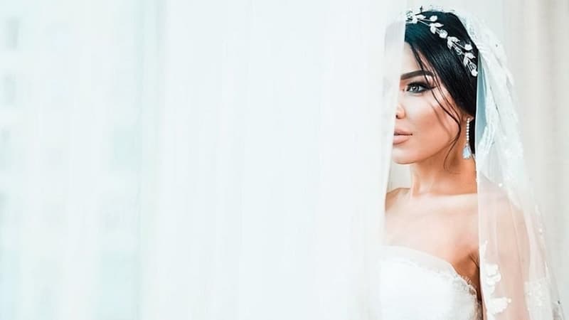İş adamıyla ailə quran müğənni Azərbaycandan getdi (FOTO)