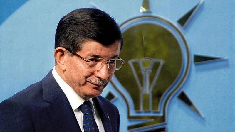 Əhməd Davudoğlu AKP-dən istefa verdi