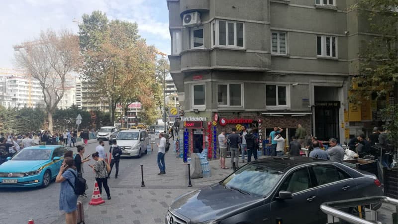 İstanbulda güclü zəlzələ: dağıntı var (FOTO/VİDEO/YENİLƏNİB)