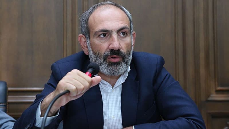 Armen Aşotyan: “Paşinyan, səni adam arasına buraxmaq olmaz!..”