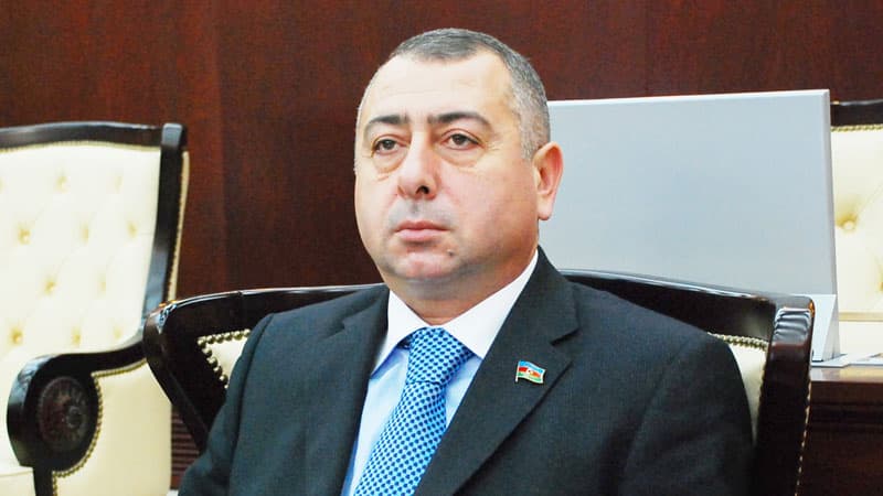 Deputatın qardaşı bütün pulları götürərək ölkədən gedib - Yeni detallar